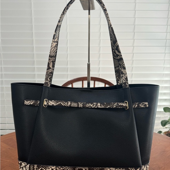 Michael Kors purse - Picture 5 of 9